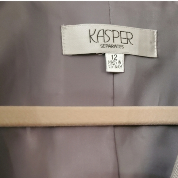 Kasper Gray Pinstripe Blazer Womens Jacket NWT 12 - Picture 3 of 7